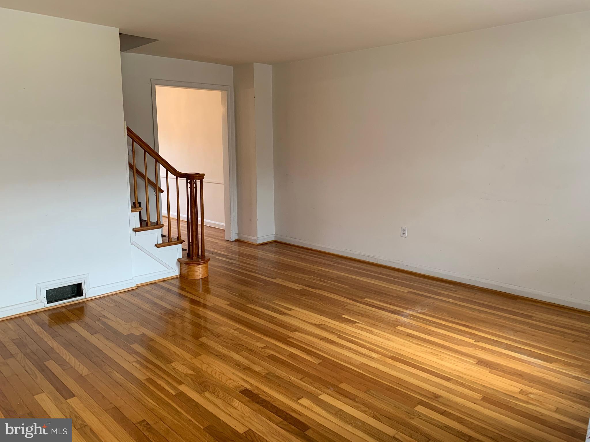 1246 Cedarcroft Road Baltimore, MD 21239 - Photo 3 of 9 Living Room