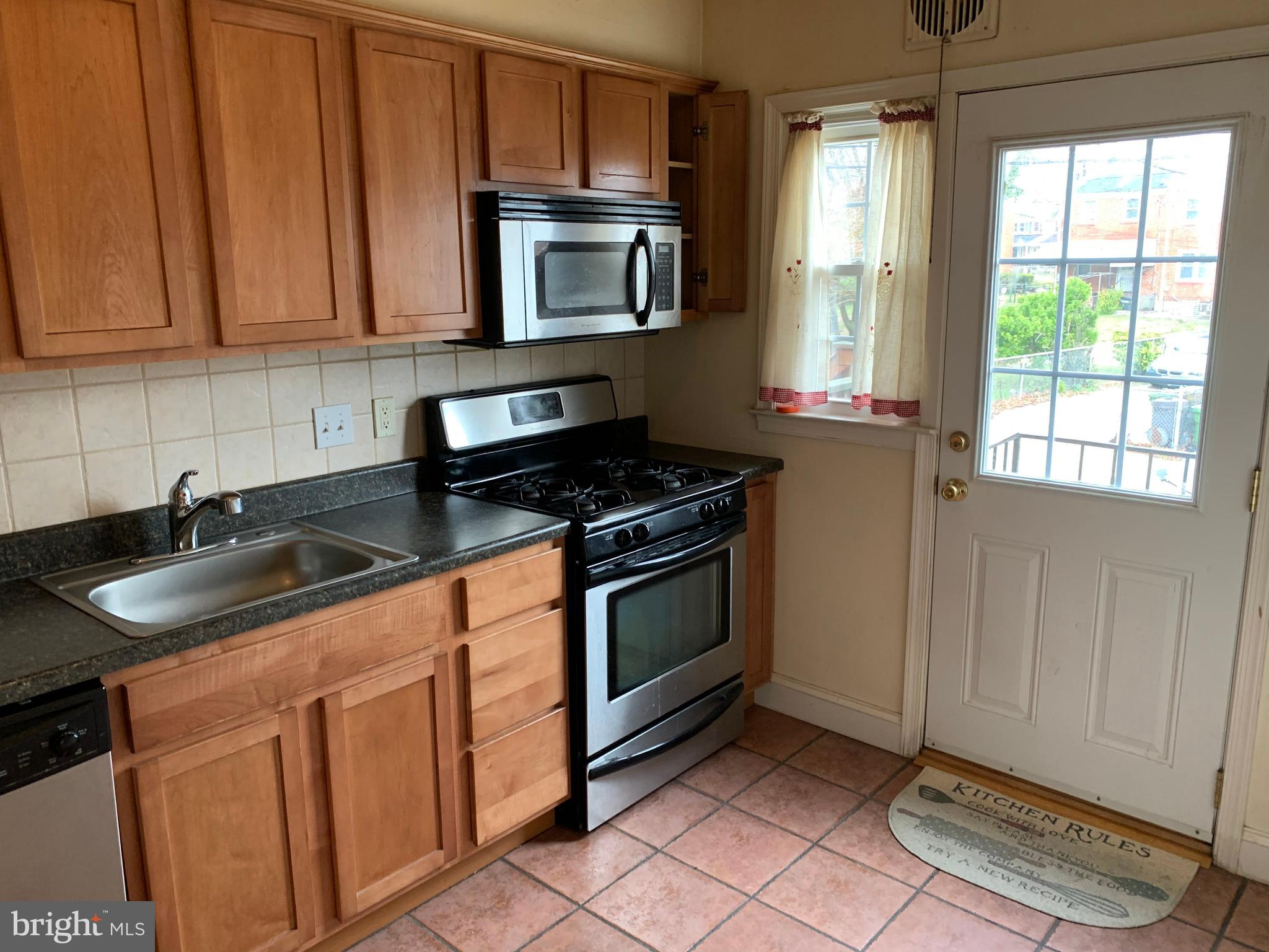 1246 Cedarcroft Road Baltimore, MD 21239 - Photo 4 of 9 Kitchen