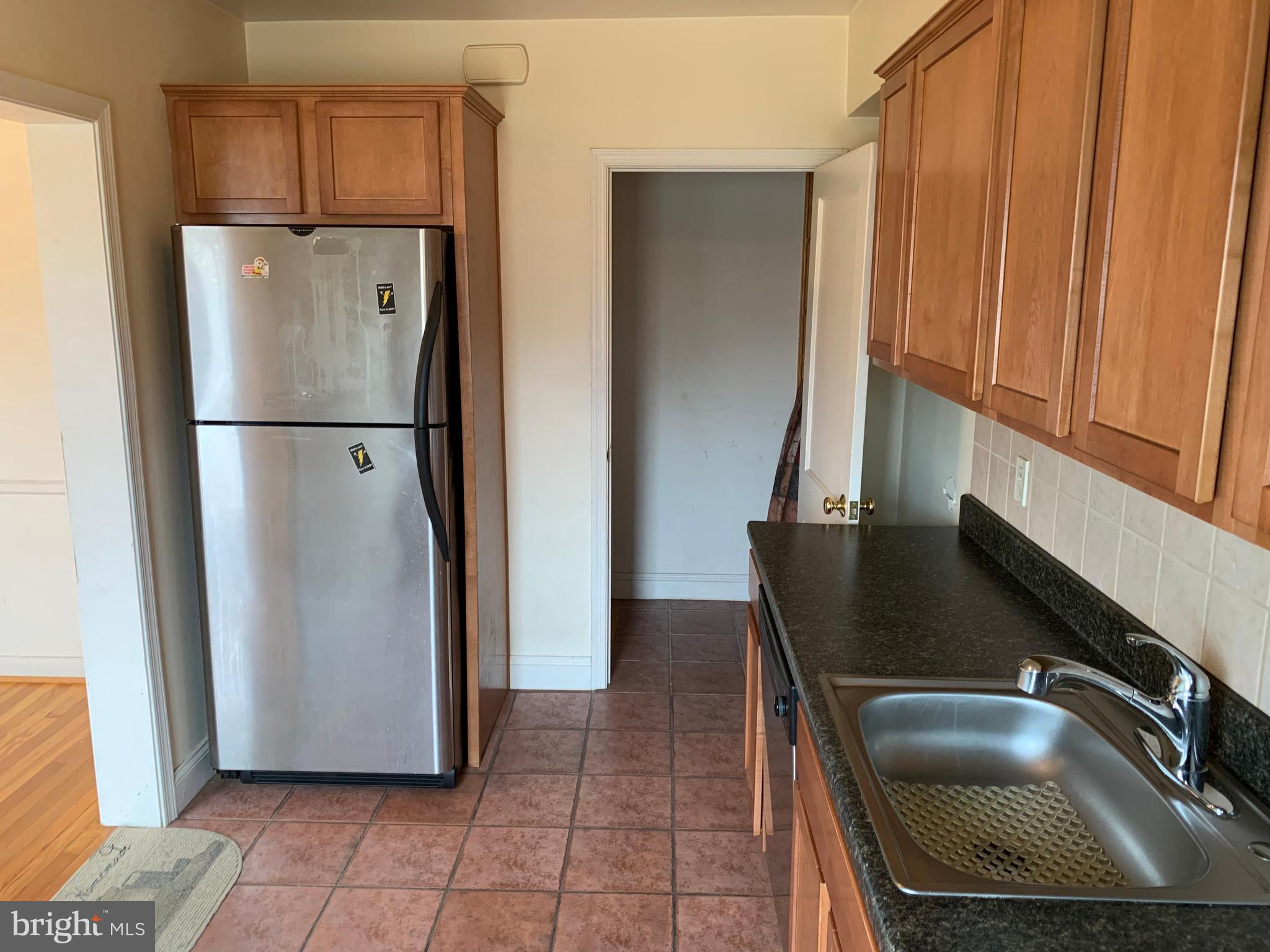 1246 Cedarcroft Road Baltimore, MD 21239 - Photo 5 of 9 Kitchen