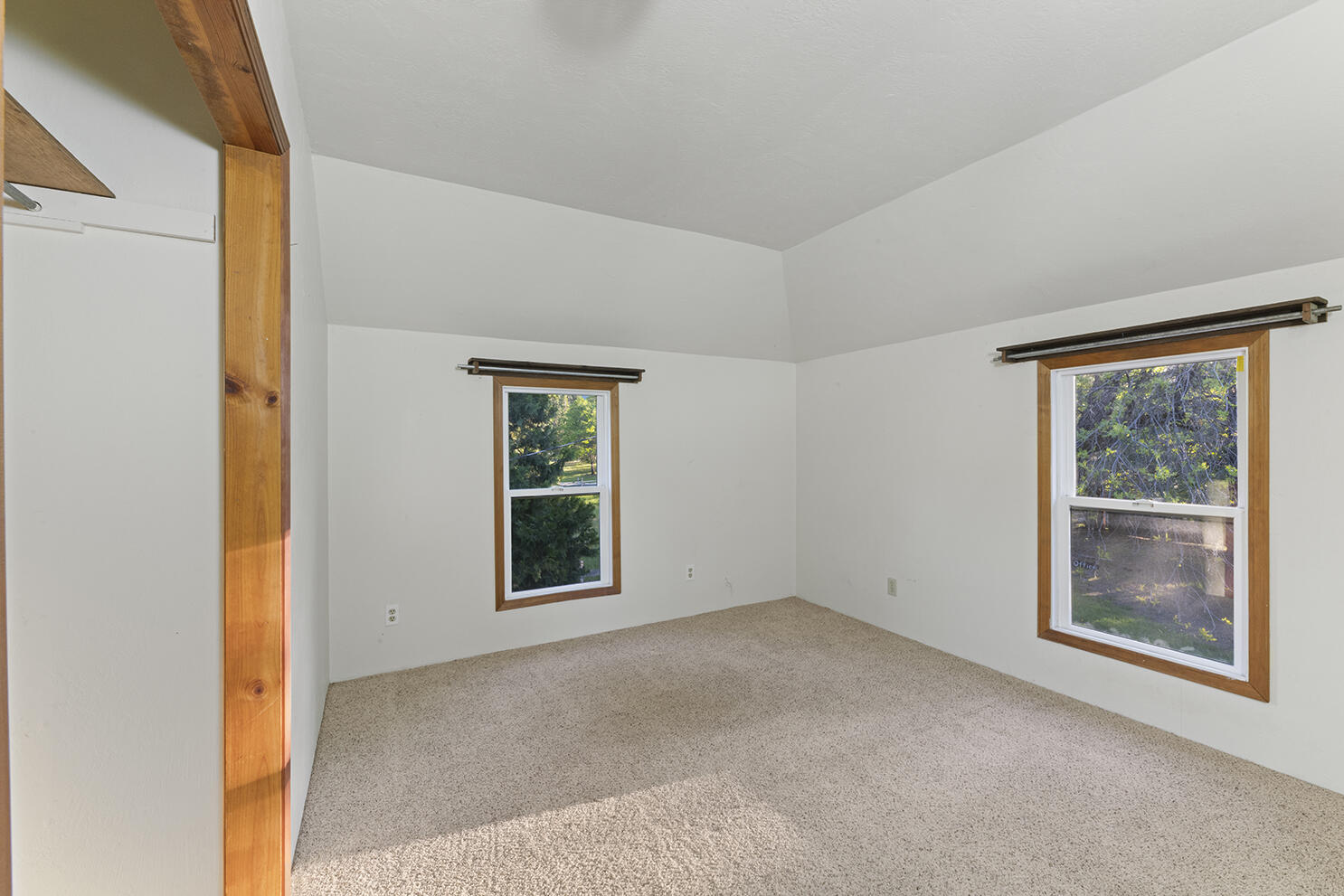 2401 East Fork Road Williams, OR 97544 - Photo 19 of 37 DSC_6812