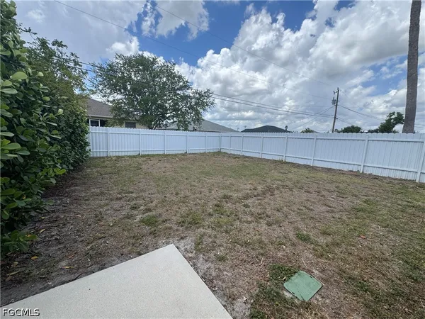 $1,600 | 1020-1022 Northeast 8th Place, Cape Coral, FL 33909