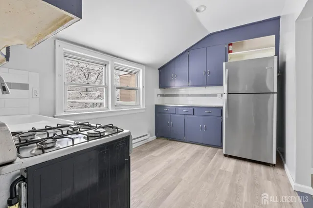 $1,000 | 211-211 North 13th Street, Unit 3, Newark, NJ 07107