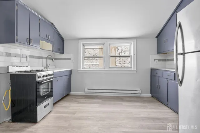 $1,000 | 211-211 North 13th Street, Unit 3, Newark, NJ 07107