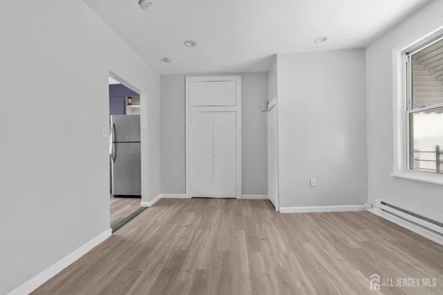 $1,000 | 211-211 North 13th Street, Unit 3, Newark, NJ 07107