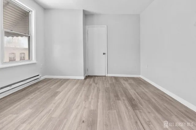 $1,000 | 211-211 North 13th Street, Unit 3, Newark, NJ 07107