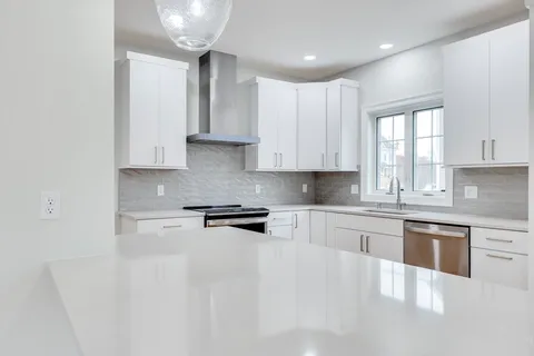 $1,049,900 | 17 Strongwater Drive, Salem, MA 01970