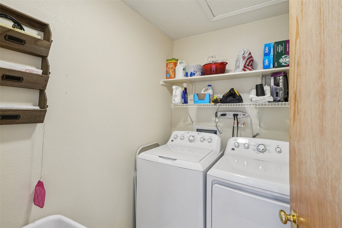 380 Riley Road Silverthorne, CO 80498 - Photo 6 of 49 a utility room with dryer and washer