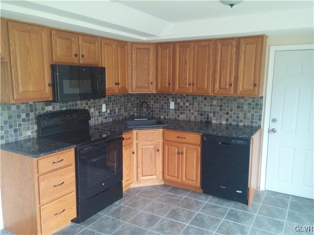 1650 Stoke Park Road Bethlehem, PA 18017 - Photo 4 of 15 Kitchen