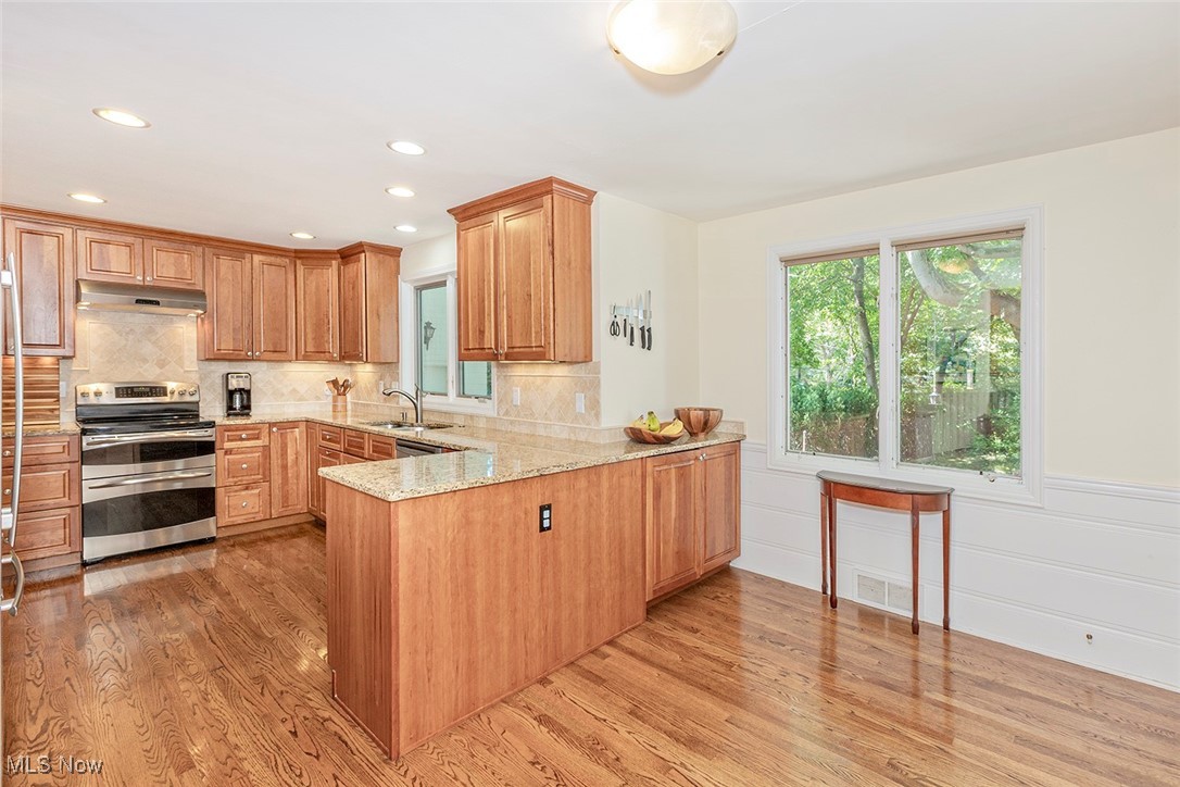 2978 Winthrop Road Cleveland, OH 44120 - Photo 5 of 19 Gallery Image 5