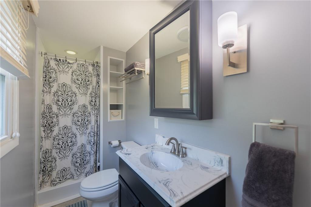 241 Parkedge Road Pittsburgh, PA 15220 - Photo 33 of 45 Gallery Image 33