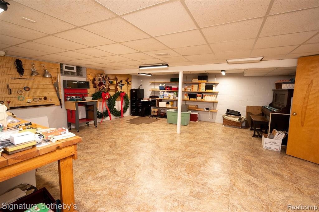 577 Thorntree Road Grosse Pointe Woods, MI 48236 - Photo 27 of 40