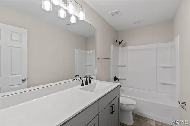 $652,268 | 2213 Rule Avenue, Maryland Heights, MO 63043