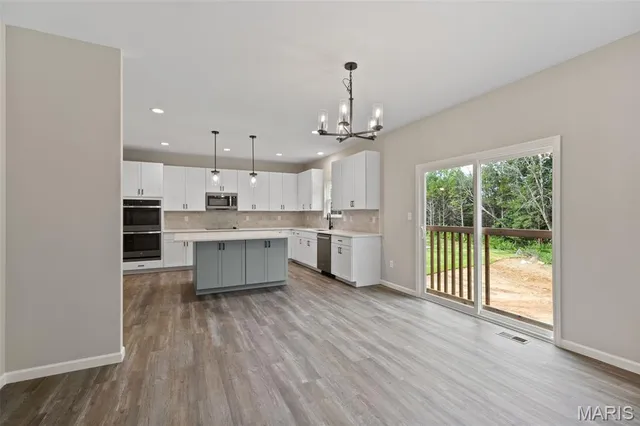 $652,268 | 2213 Rule Avenue, Maryland Heights, MO 63043