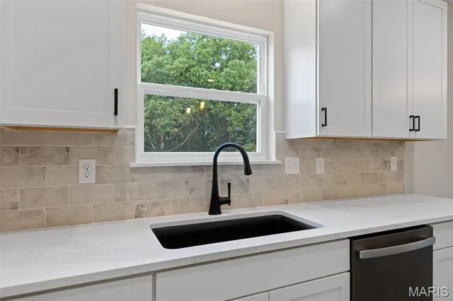 $652,268 | 2213 Rule Avenue, Maryland Heights, MO 63043