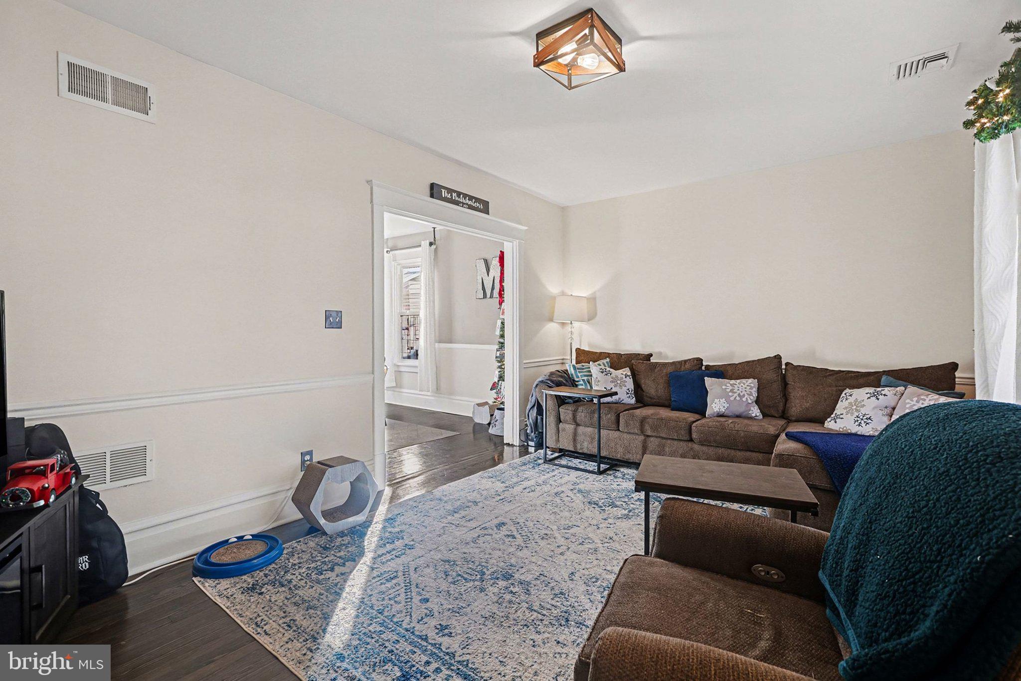 206 East Simpson Street Mechanicsburg, PA 17055 - Photo 12 of 30 a living room with furniture