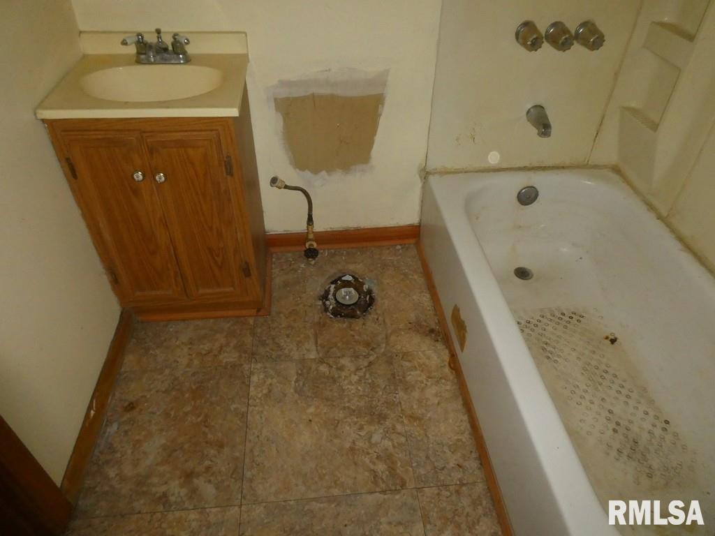2840 South 12th Street Springfield, IL 62703 - Photo 8 of 19