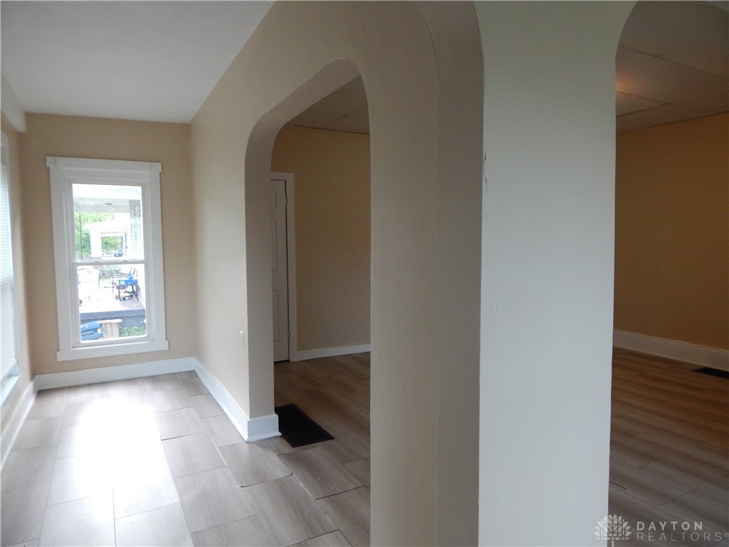 328 West Clark Street Springfield, OH 45506 - Photo 4 of 18