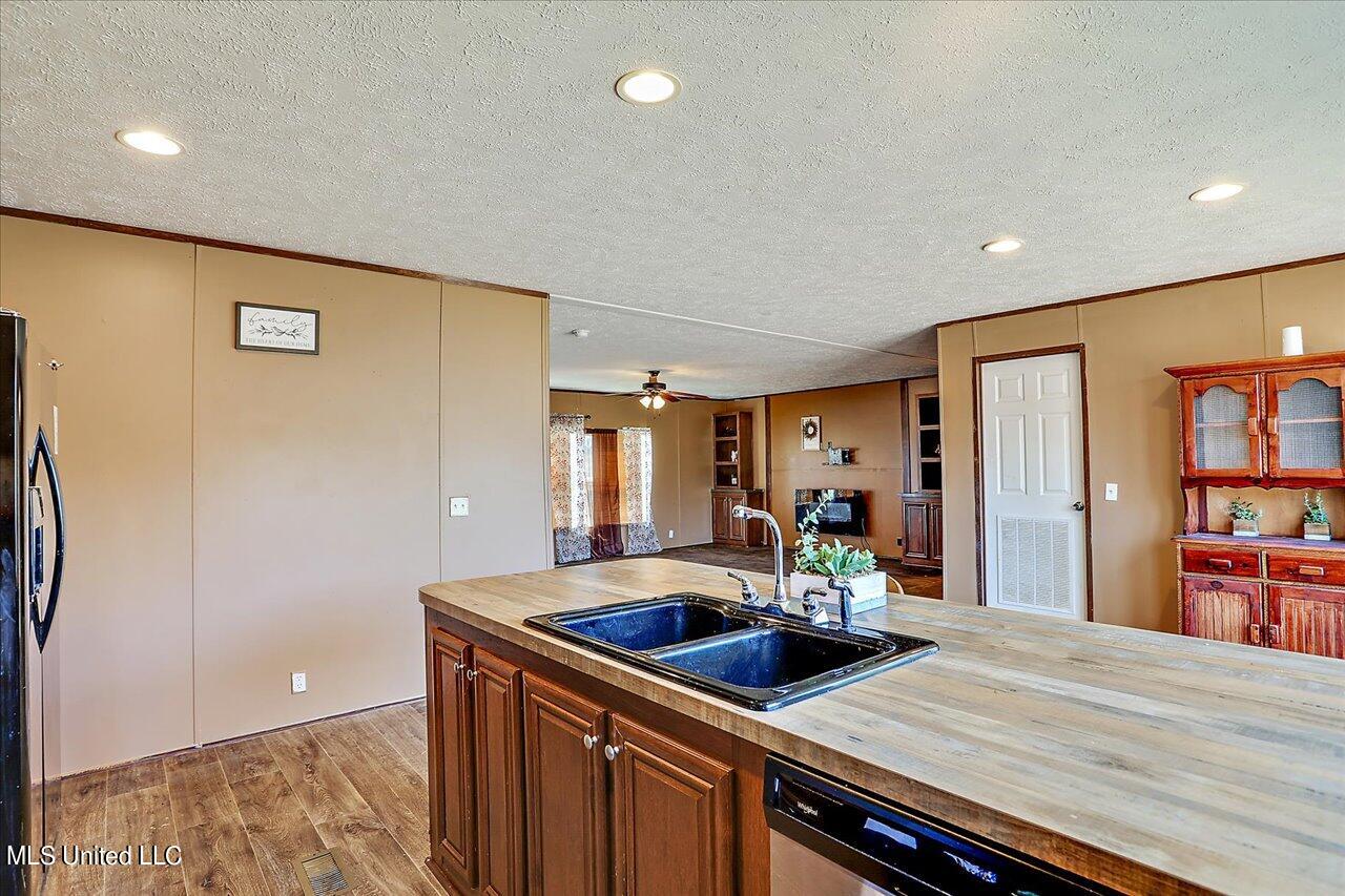 196 Norwood Road Florence, MS 39073 - Photo 7 of 26 12-196 Norwood Rd