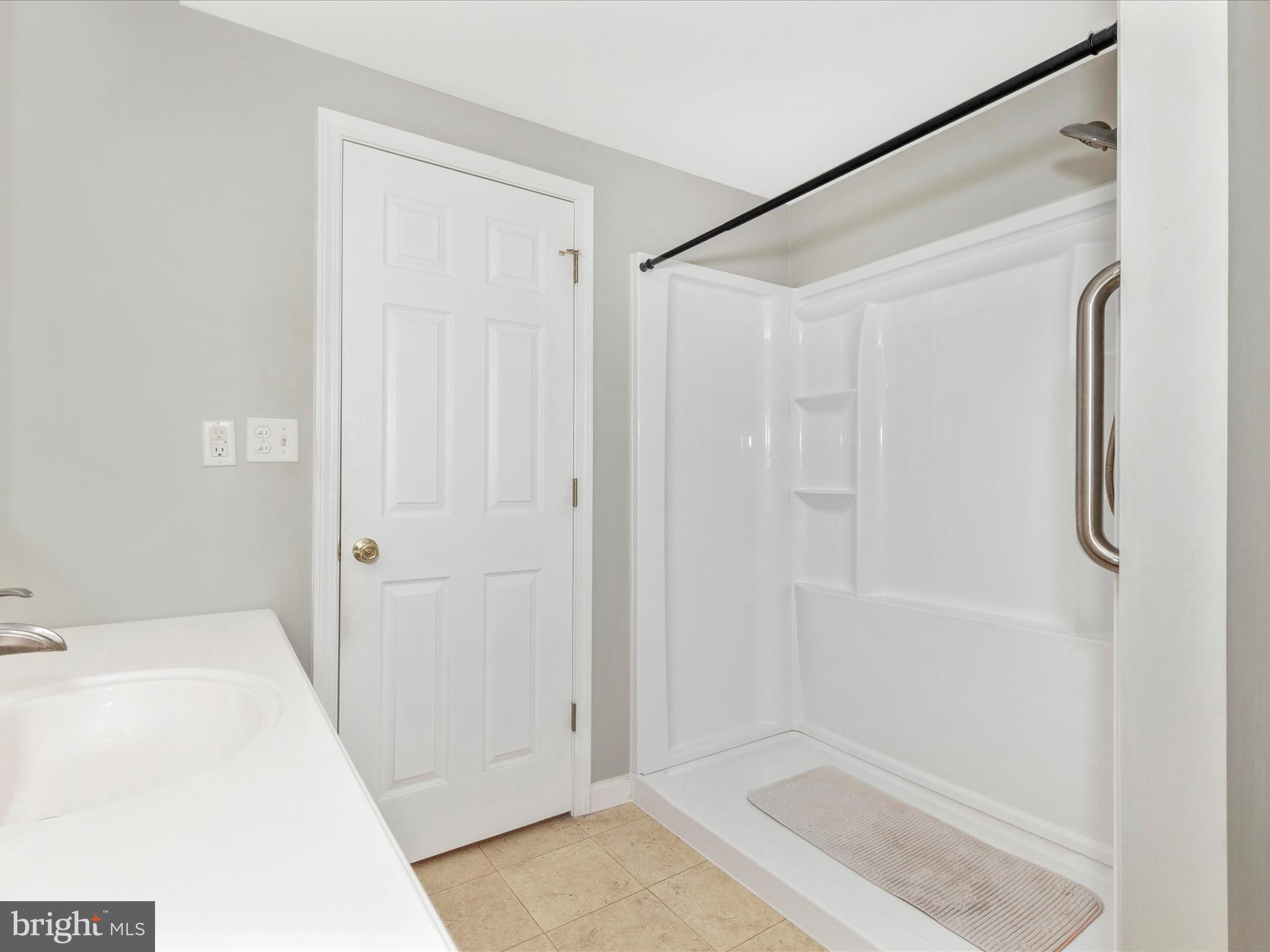 13240 Edgemont Road Smithsburg, MD 21783 - Photo 14 of 25 Hall Bath