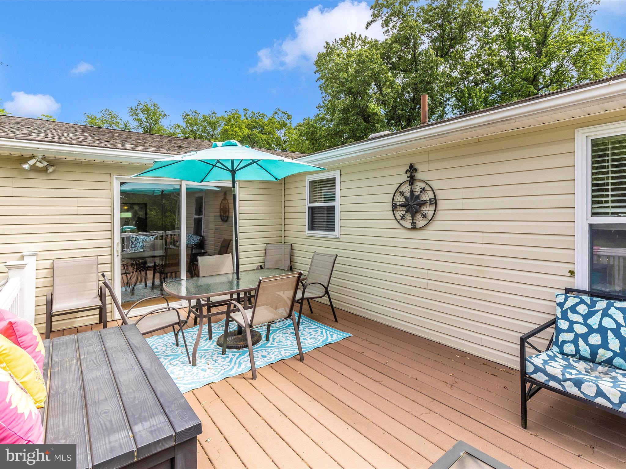 13240 Edgemont Road Smithsburg, MD 21783 - Photo 18 of 25 1st Deck off Dining Room