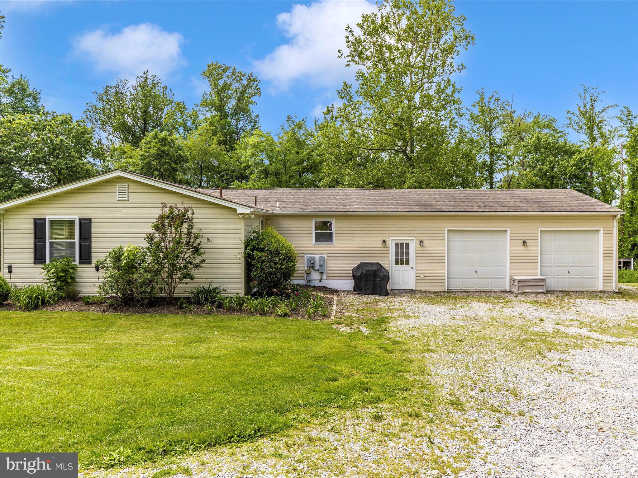 13240 Edgemont Road Smithsburg, MD 21783 - Photo 21 of 25 Oversized 2-Car Attached Garage