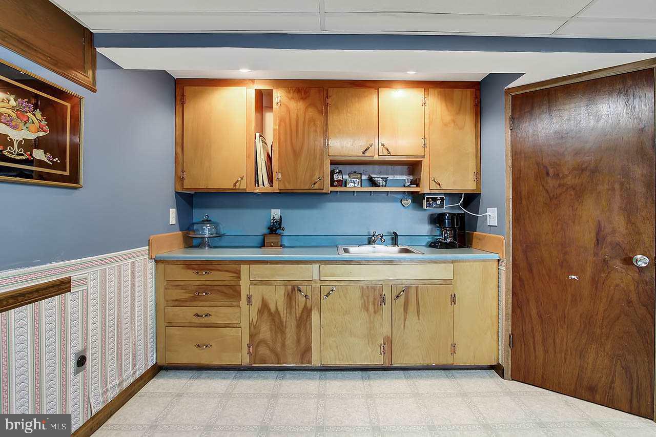 3681 Colonial Road Dover, PA 17315 - Photo 17 of 24 Gallery Image 17