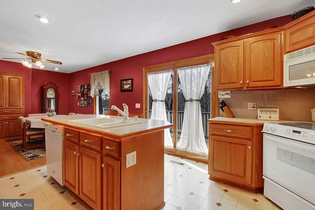 3681 Colonial Road Dover, PA 17315 - Photo 6 of 24 Gallery Image 6