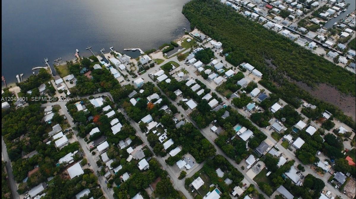 31 Dolphin Road Key Largo, FL 33037 - Photo 2 of 4