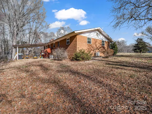 $250,000 | 2072 Dean Lane, Lincolnton, NC 28092