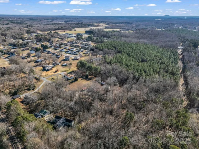 $250,000 | 2072 Dean Lane, Lincolnton, NC 28092