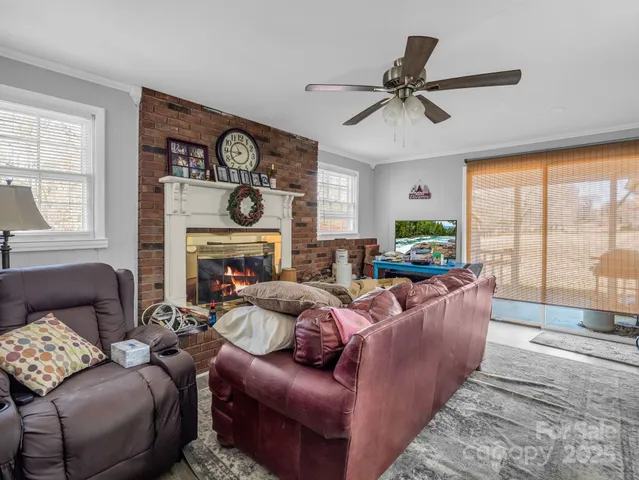 $250,000 | 2072 Dean Lane, Lincolnton, NC 28092