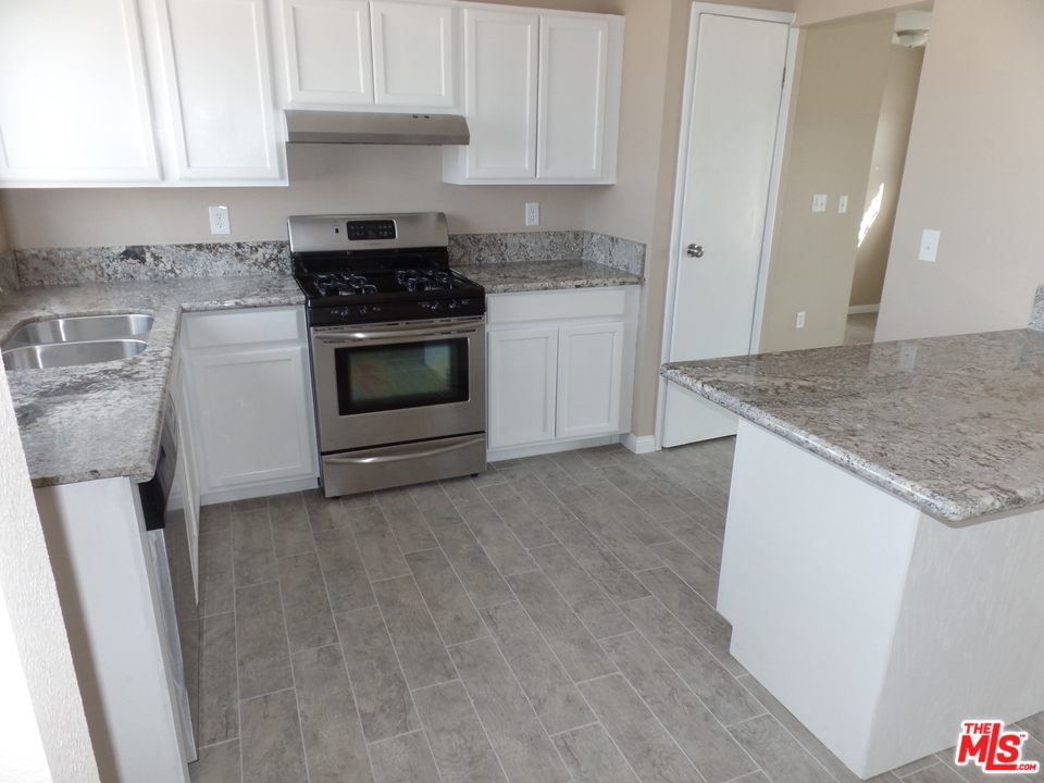 11550 Barker Road Victorville, CA 92392 - Photo 3 of 14