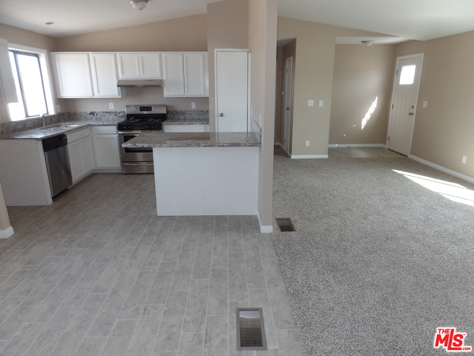 11550 Barker Road Victorville, CA 92392 - Photo 5 of 14