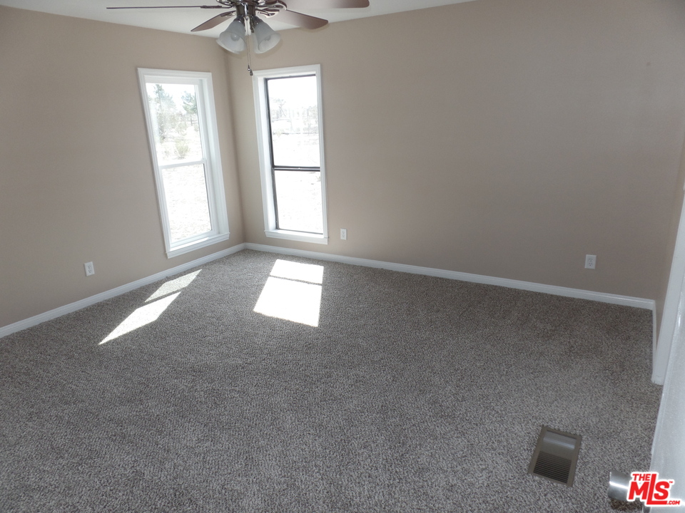 11550 Barker Road Victorville, CA 92392 - Photo 7 of 14