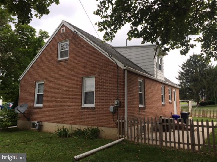 334 Egle Road Reading, PA 19601 - Photo 3 of 21