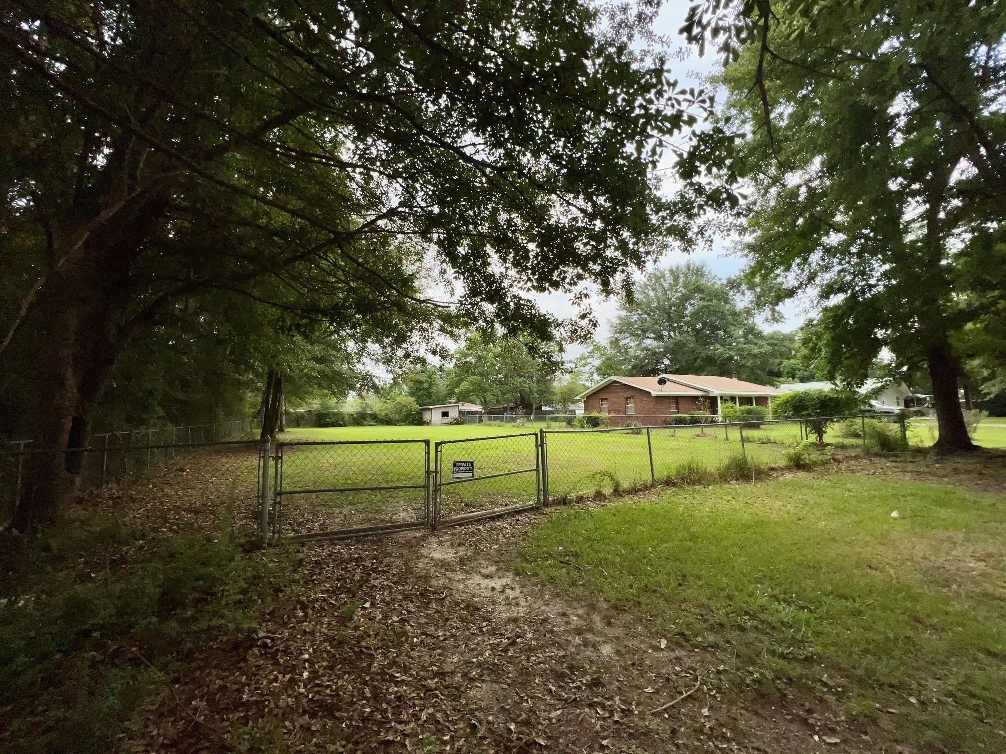 203 10th Avenue Atmore, AL 36502 - Photo 16 of 35