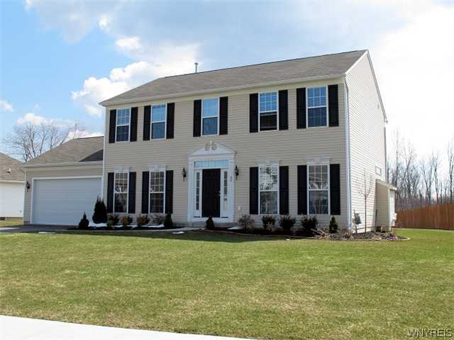 80 Oakridge Road Grand Island, NY 14072 - Photo 1 of 1 Exterior Front