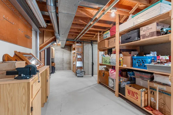 $379,900 | 2967 West Hiawatha Drive, Appleton, WI 54914