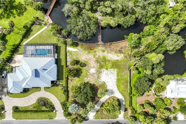 $2,400,000 | 182 Cocohatchee Boulevard, Naples, FL 34110