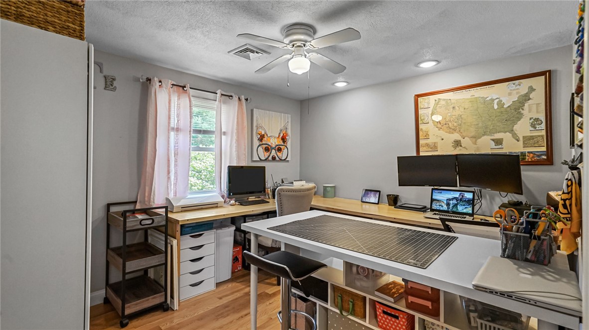 38 Kimberly Lane North Cranston, RI 02921 - Photo 14 of 46