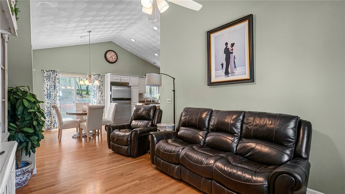 38 Kimberly Lane North Cranston, RI 02921 - Photo 36 of 46