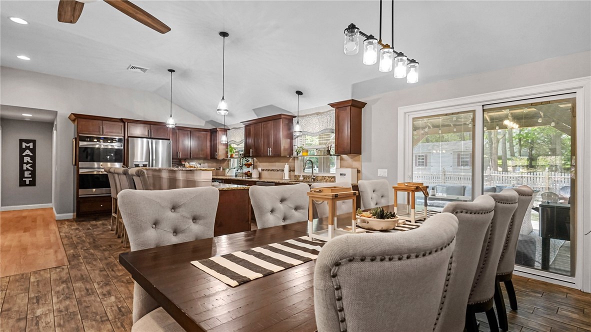 38 Kimberly Lane North Cranston, RI 02921 - Photo 5 of 46