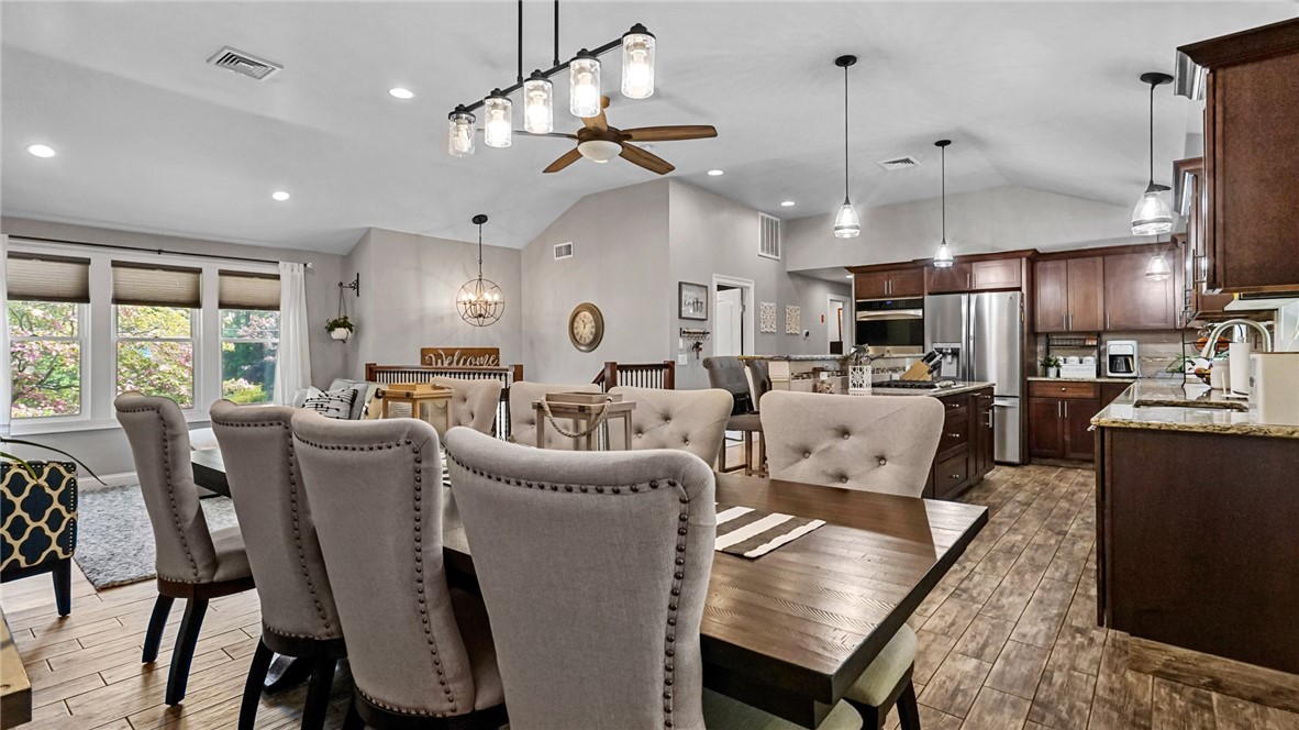 38 Kimberly Lane North Cranston, RI 02921 - Photo 7 of 46