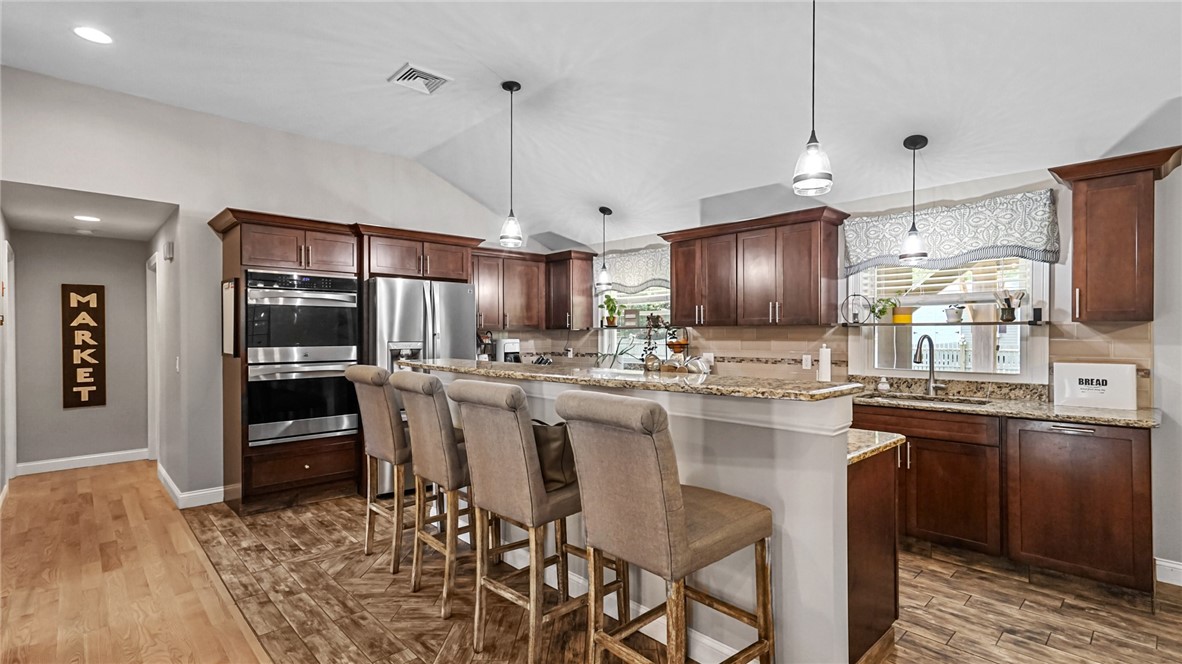 38 Kimberly Lane North Cranston, RI 02921 - Photo 8 of 46