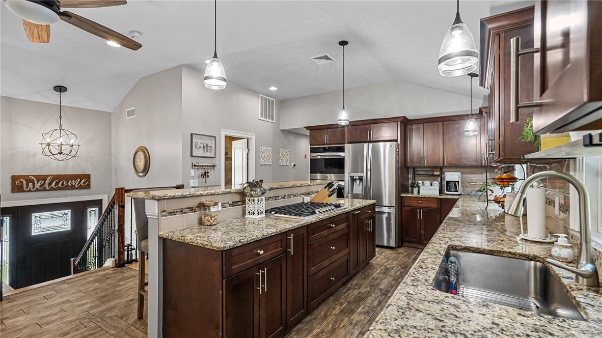 38 Kimberly Lane North Cranston, RI 02921 - Photo 9 of 46