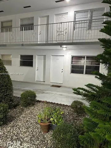 $1,600 | 2826 Van Buren Street, Unit 12A, Hollywood, FL 33020