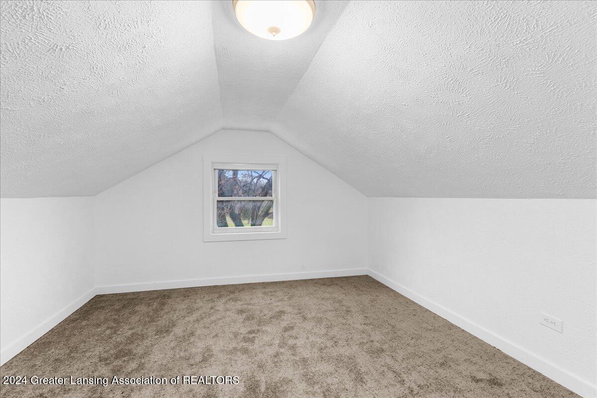 615 Clement Road Lansing, MI 48917 - Photo 23 of 33 25-Media Jett - 38