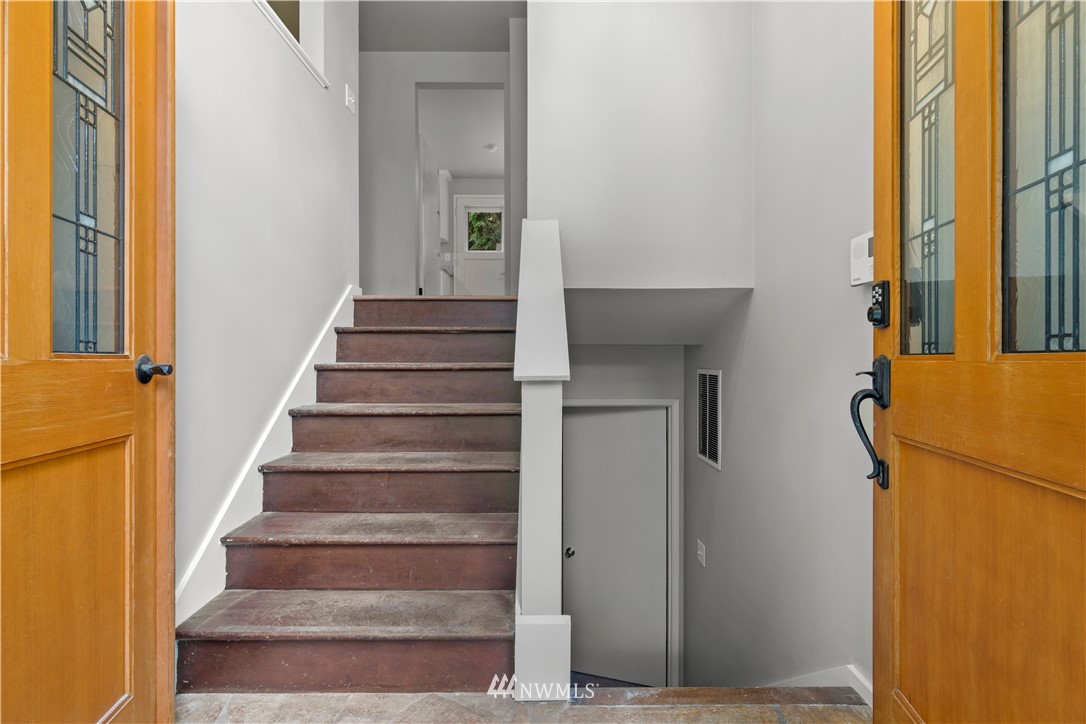 5926 148th Street Southwest Edmonds, WA 98026 - Photo 2 of 23 Gallery Image 2