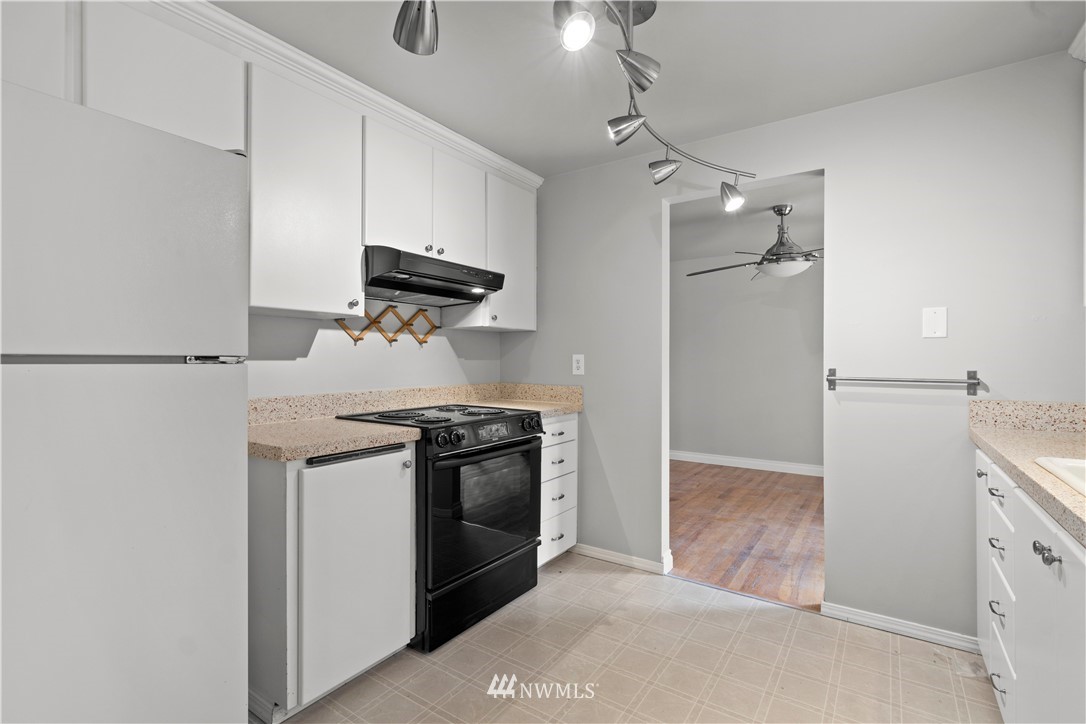 5926 148th Street Southwest Edmonds, WA 98026 - Photo 14 of 23 Gallery Image 14