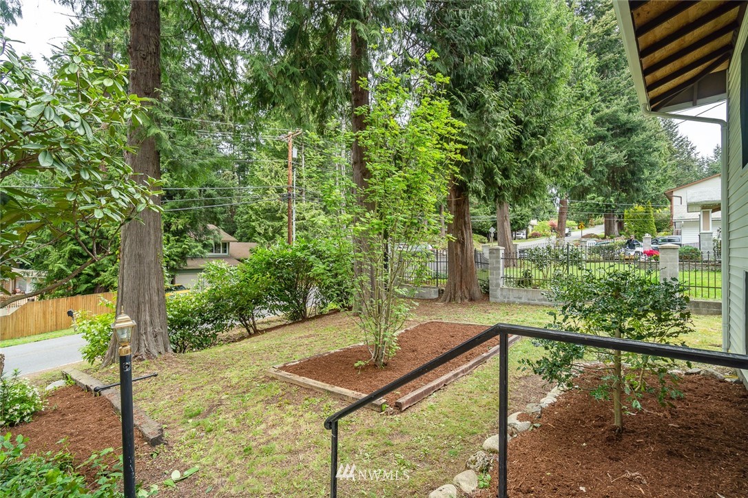 5926 148th Street Southwest Edmonds, WA 98026 - Photo 3 of 23 Gallery Image 3